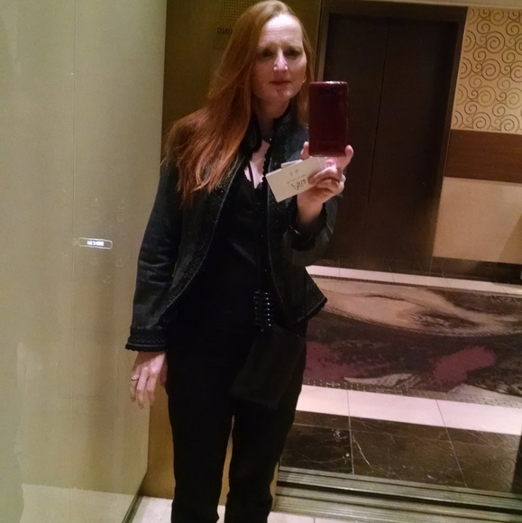 Meet your Posher, Robyn - Picture 5 of 8